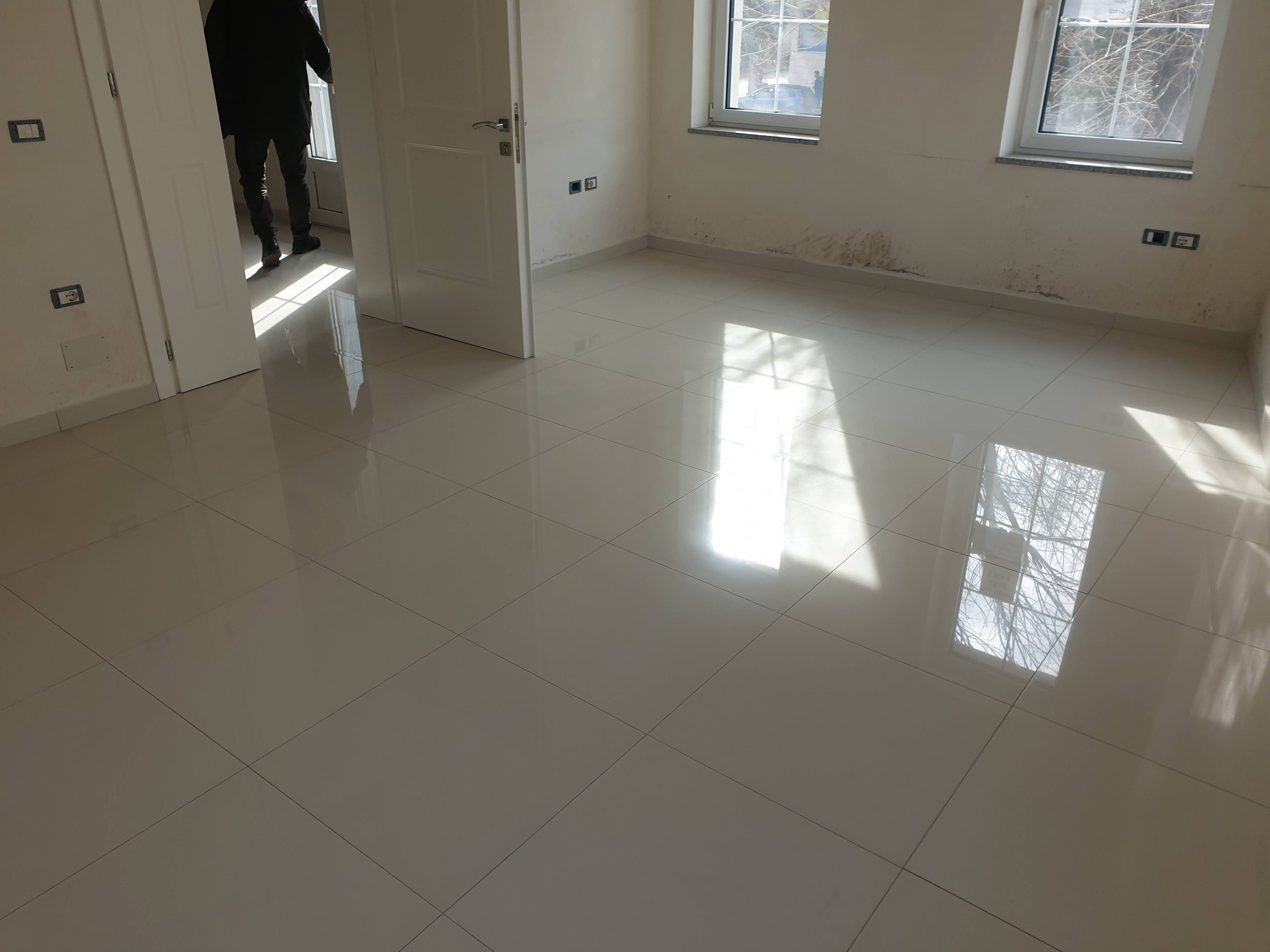 Jepet ambient per qera  Per zyra ose klinika kt 2