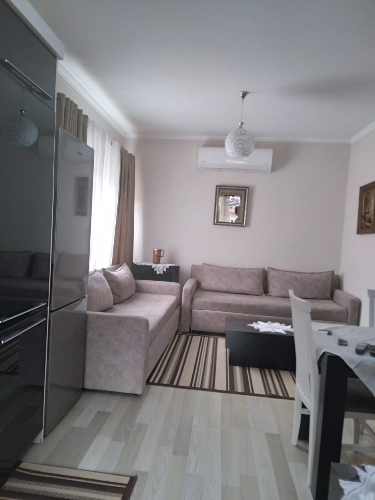 Jepet me qera apartament 2+1 në Lagjen 14, Korçë,