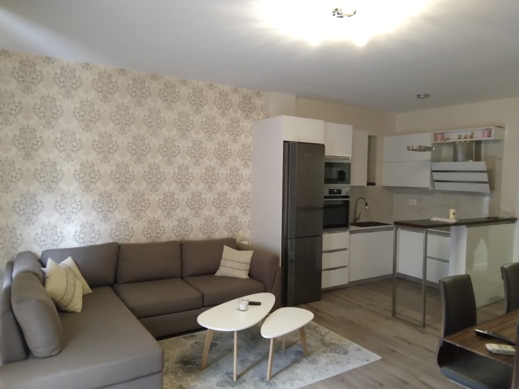 Jepet me qera apartament me sipërfaqe 110 m² në Lagjen 2, Korçë