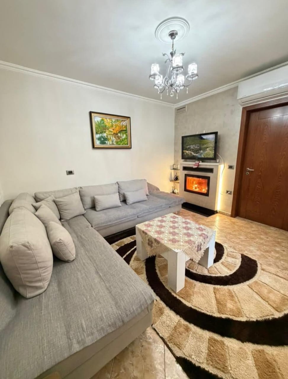 Jepet me qera shtëpi private në Lagjen 5, Korçë