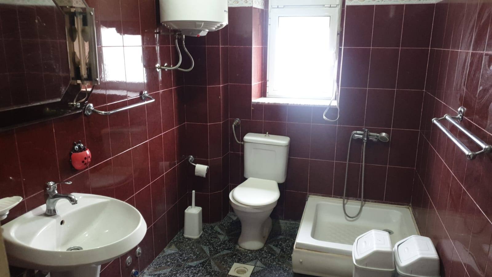 Per qera  1+1  Cmimi 200/ muaj