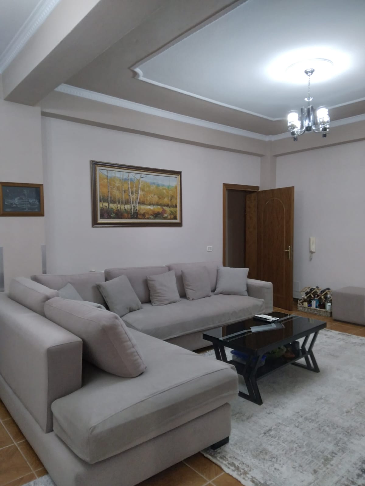 Shitet Apartament 2+1 – Korçë