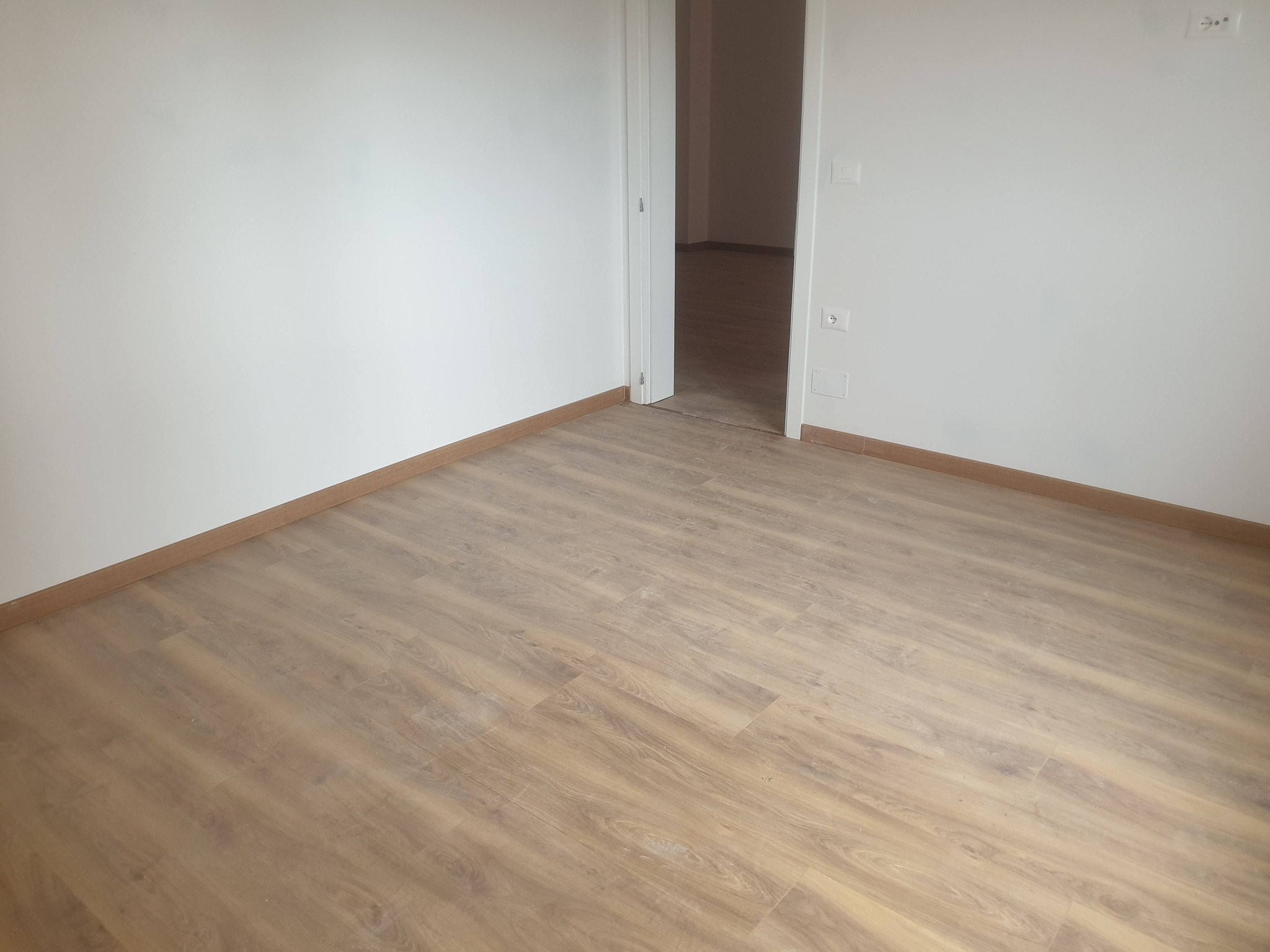 Shitet hyrje 2+1 me siperfaqe 110 m²